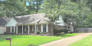Spacious Germantown home! Walking distance to Farmington Elementary. Small pets are welcome. 2 bedrooms down. Spacious Germantown home! Walking distance to Farmington Elementary. Small pets are welcome. 2 bedrooms down. Gallery 1