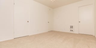 Highland Creek Apartment Homes Gallery 26
