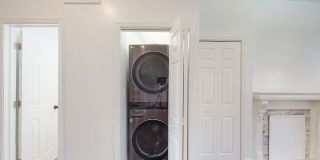 Four Bedroom 2,500 Square Foot House W/Back Patio, Multiple Kitchens/Laundry Facilities Gallery 23