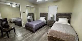 2 bedroom 1.5 bathroom furnished home Gallery 15