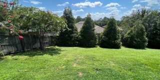 Spacious 4 Bedroom in South Crestview Gallery 36