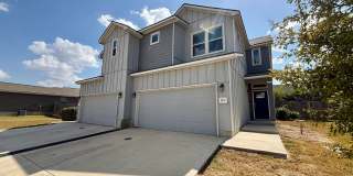 Lovely 3 bedroom/2.5 bath home in small neighborhood Sydney Cove in Cibolo. Gallery 1