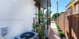 3321 NW 19th Ter Gallery 2