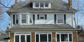 Large Home in Bowling Green Gallery 1