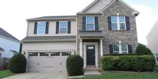 Bright-Sunny 4 Bedroom, 2.5 Bathroom Home - Mooresville Graded Schools - Fresh Paint - Fenced Yard - Community Pool Gallery 1
