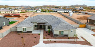 Luxury Estate on 1+ Acre | 6 Beds, Mountain Views & 4-Car Garage Gallery 1