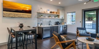 1202 Pearl Gallery 33