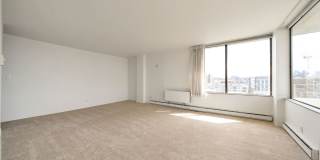 Stunning Queen Anne south slope condo with parking Gallery 16