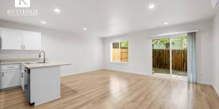 STUNNING 3 Bed / 2.5 Bath Brand New Townhome!! Gallery 7