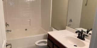 2BR, 2.5 Ba End unit townhouse in Pikes Place 2BR, 2.5 Ba End unit townhouse in Pikes Place Gallery 14