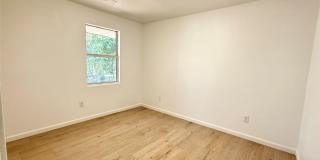 541 E Woodlawn Road Gallery 9
