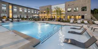 The Statesman Gallery 27