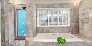 Diamond Head Luxe Five-Bedroom Estate with Private Pool Gallery 41