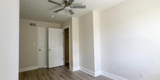 1433 W LOMBARD Street Gallery 7