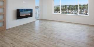 Yacht Harbor Club Gallery 39