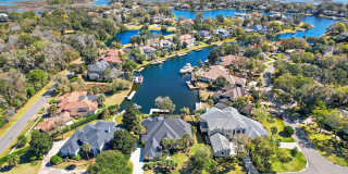 Stunning Lagoon Residence! Gallery 66