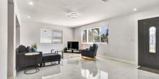 Single Family Home in Non HOA East Boca Raton Gallery 10