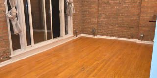 MODERN 2 BED/1BATH WITH GARAGE PARKING INCLUDED! MODERN 2 BED/1BATH WITH GARAGE PARKING INCLUDED! Gallery 1