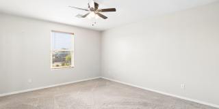 1748 N LOGAN Lane Gallery 12