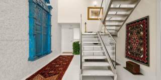 1000 Venetian Way Gallery 7