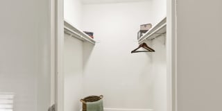 Country Club Apartments Gallery 30