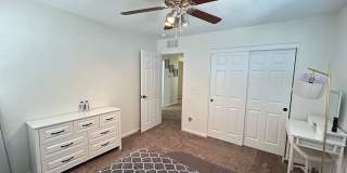 Fully Furnished 4 Bedroom 2.5 Home! Gallery 19