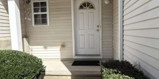 212 Frankfort Avenue Gallery 1