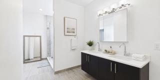 Luxury 23-Ft-Wide 3bed 2.5 bath Northern Liberties Townhome w/ Garage Parking, Finished Basement & Roof Deck Gallery 31