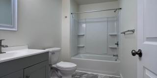 Updated 5BR 3bath house with off street parking! Gallery 29