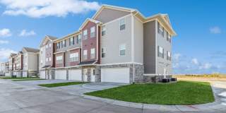 Big Ben Townhomes - 2 Bedroom/1.5 Bathroom Gallery 1