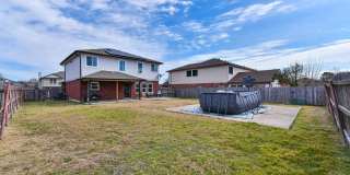 2-Story 3 Bedroom, 3 Bathroom Home with Solar Panels!!! Gallery 32