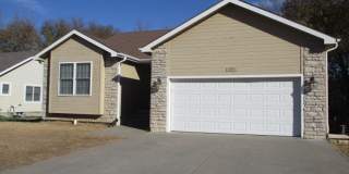 Spacious 6-Bedroom Home in a Prime Location – Room to Live, Work & Relax! Gallery 1