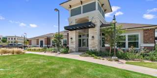 Sadler House Luxury Apartment Homes Gallery 1