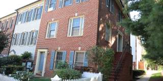 Premium Townhome in Kentlands Hill District Gallery 1