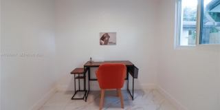 330 NW 82nd Ter Gallery 1