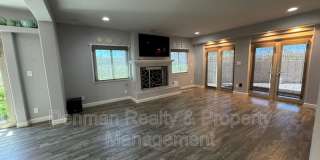 8100 E. Camelback Rd. Gallery 14