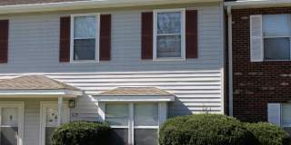 4 Bedroom, 2.5 Bath Townhouse Gallery 1