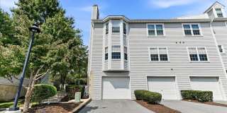347 HUNTINGTON Court Gallery 1