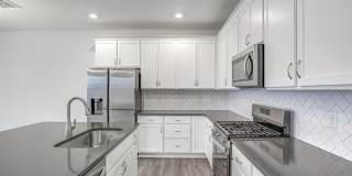 3/2.5 Townhome Close to Southpoint w/ Garage! Gallery 13