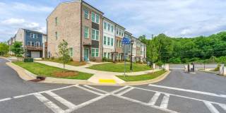 BRAND NEW Townhome located in Westside Bend! MUST SEE! Gallery 32