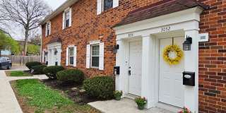 COMING SOON! 2BR Townhome in Clintonville near OSU – W/D, Parking, Pet Friendly Gallery 1