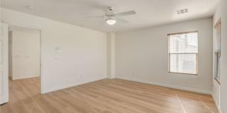 10808 Wallflower Avenue Gallery 28