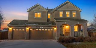 Stunning 4BR House in Aurora Gallery 1