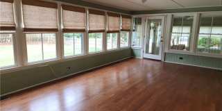 1810 Pugh Street Gallery 6