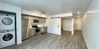725 W Pratt Gallery 29