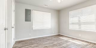 Charming Home + Balcony + Centrally Located in OKC + 3 bedrooms Gallery 15