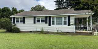 Charming 2BR/2BA Home Near Historic Downtown New Bern Gallery 1