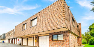 Fairlake Quads - A Lake Hills Hidden Gem Gallery 2