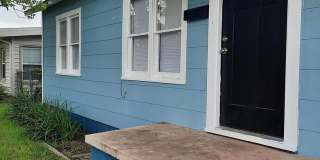 Room in 4 Bedroom Home at Motel Dr Gallery 1