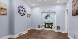 405 W Ferry Gallery 9